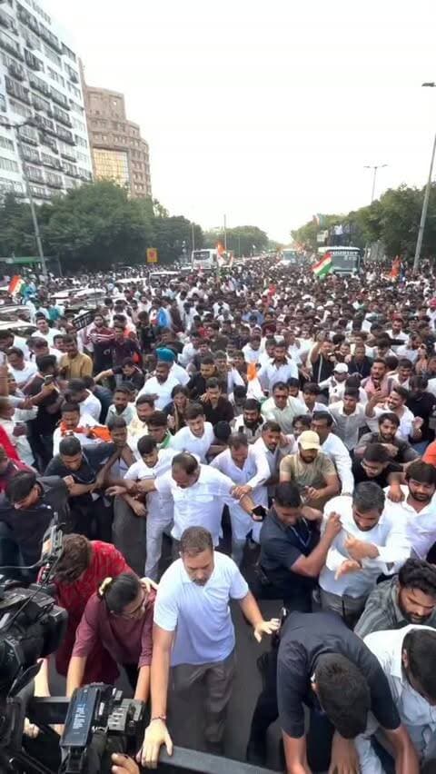 दिल्ली में बिपक्ष एकजुट,
#Delhiprotest #Rahulgandhi
