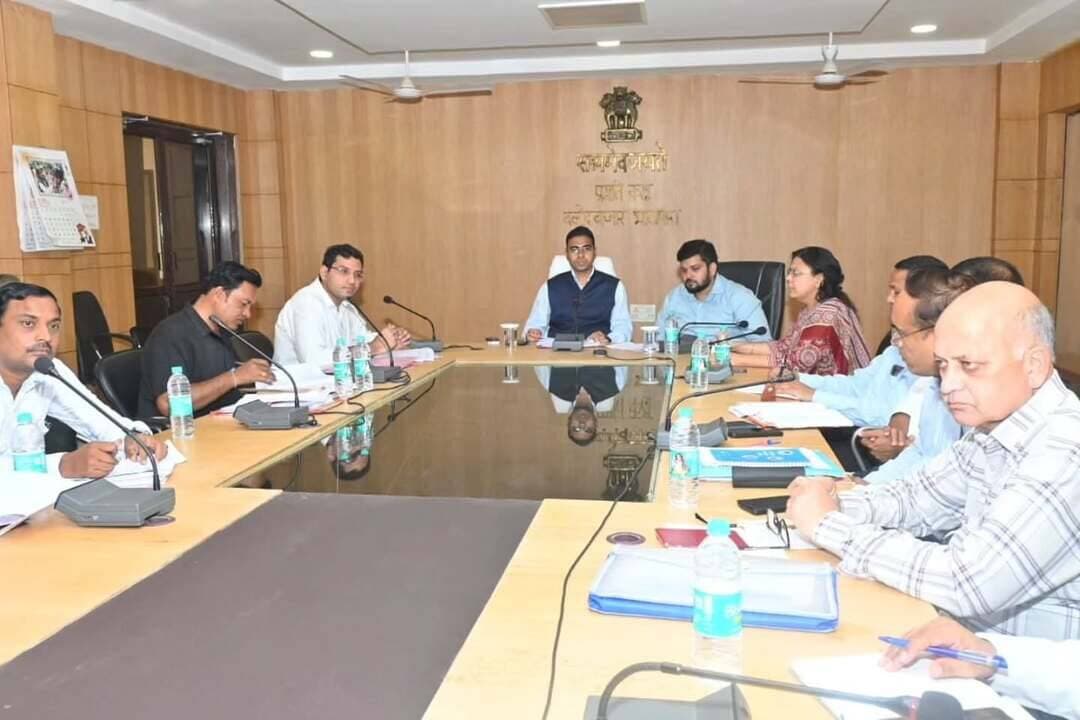 हर घर तक स्वच्छ जल, हर परिवार का बेहतर कल!
कलेक्टर श्री कुलदीप शर्मा ने जल जीवन मिशन अंतर्गत जिला जल एवं स्वच्छता समिति की बैठक लेकर योजना के क्रियान्वयन एवं प्रगति की समीक्षा की।
#JalJeevanMission
#balodabazar
#goodgovernance
#savewater