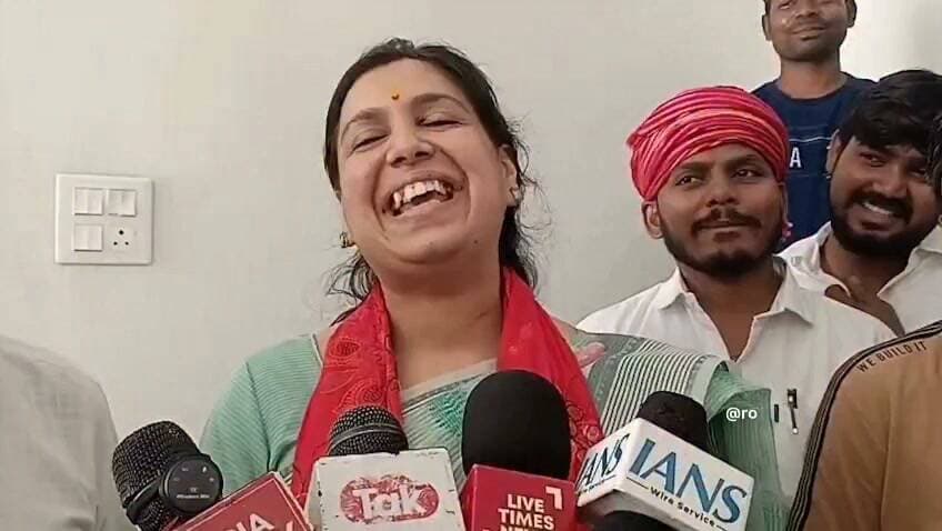 पूर्व IAS दिव्या मित्तल अब आगे का राजनीतिक प्लान धीरे-धीरे बता रही हैं...
सुनिए...