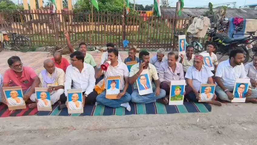 जमालपुर में ‘अक्टूबर क्रांति’ के समर्थन में उतरे युवा और विपक्षी दल ,जुबली वेल चौक पर तिरंगा लेकर प्रदर्शन, मुख्य चुनाव आयुक्त के इस्तीफे की मांग
#जमालपुर #Munger