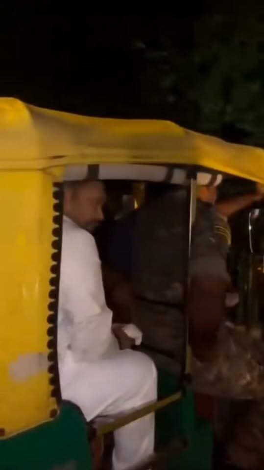 अरे बाप रें तेजस्वी यादव ऑटो में सवार होकर ये क्या कह गए, बाप रें बाप
