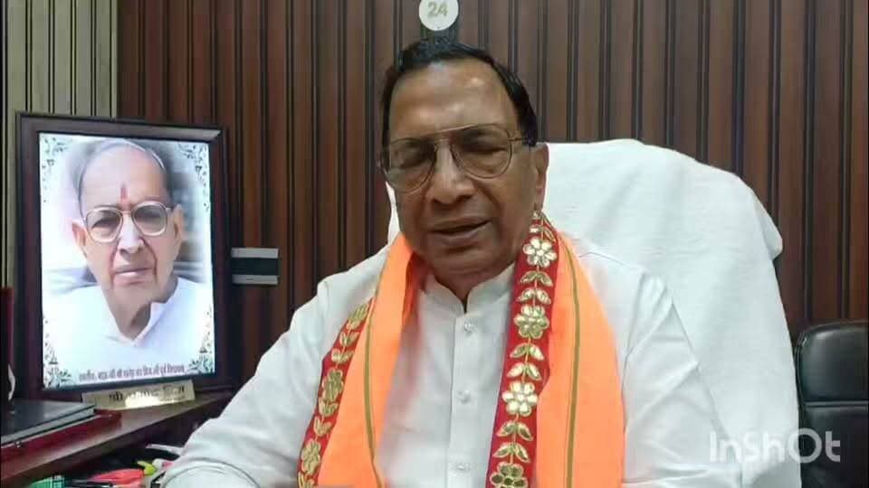 पानीपत शहरी विधायक प्रमोद विज ने बताया दशहरा पर्व पर सभी तैयारियां पूरी कर ली गई है। ओर अंडा, मीट की दुकान भी बंद करने का दिया आश्वासन।
