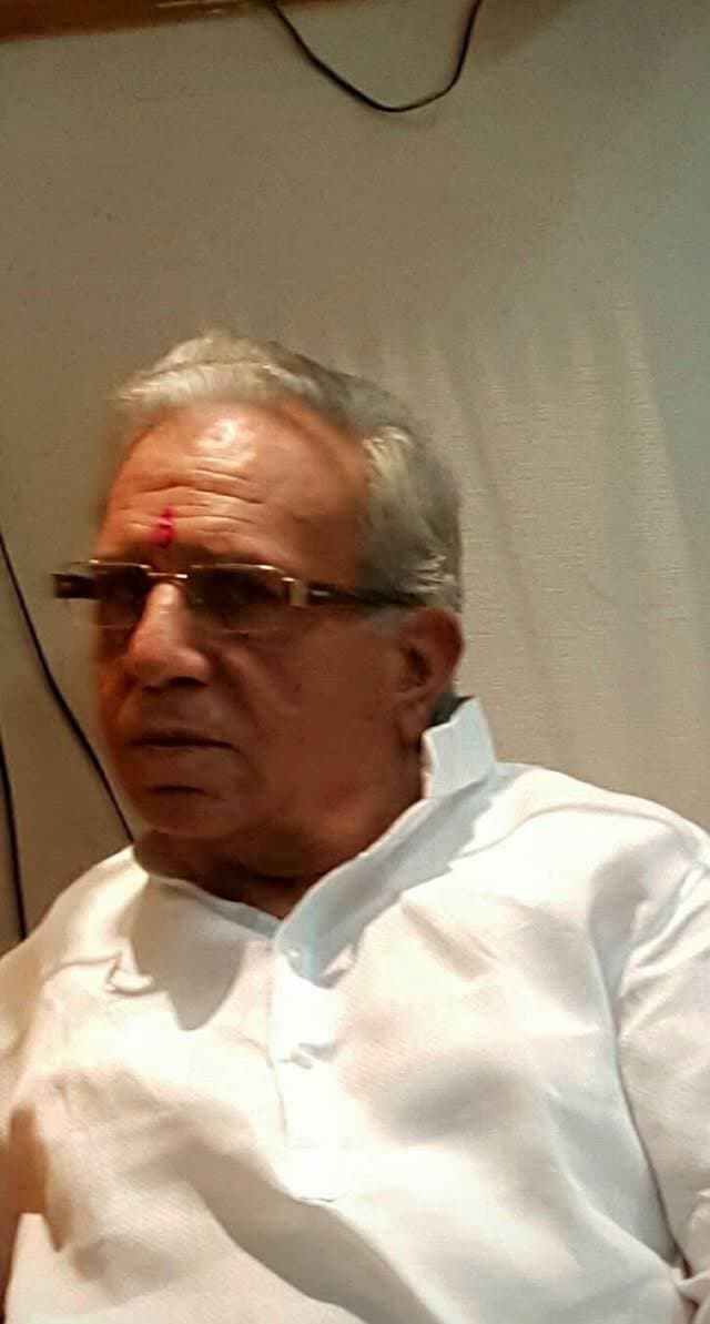 अफीम काश्तकारों के अधिकारों और क्षेत्र में गहराते बिजली संकट को लेकर पूर्व मंत्री कैलाश चावला मुखर हुए हैं। उन्होंने किसानों की समस्याओं और बिजली व्यवस्था से जुड़ी परेशानियों को लेकर सांसद सुधीर गुप्ता एवं बिजली कंपनी के सीएमडी को पत्र लिखे हैं। पत्रों के माध्यम से उन्होंने संबंधित मुद्दों पर गंभीरता से ध्यान देकर उचित कार्रवाई करने की मांग की है। अब इन समस्याओं के समाधान को लेकर संबंधित विभागों की पहल पर नजर रहेगी।
