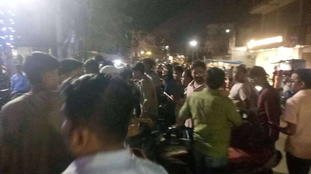 पान मसाला की दुकान की आड़ में गांजे का कारोबार! ग्राहक बनकर पहुंची पुलिस, 10 किलो गांजे के साथ दुकानदार गिरफ्तार ..
खबर कमेंट बॉक्स में