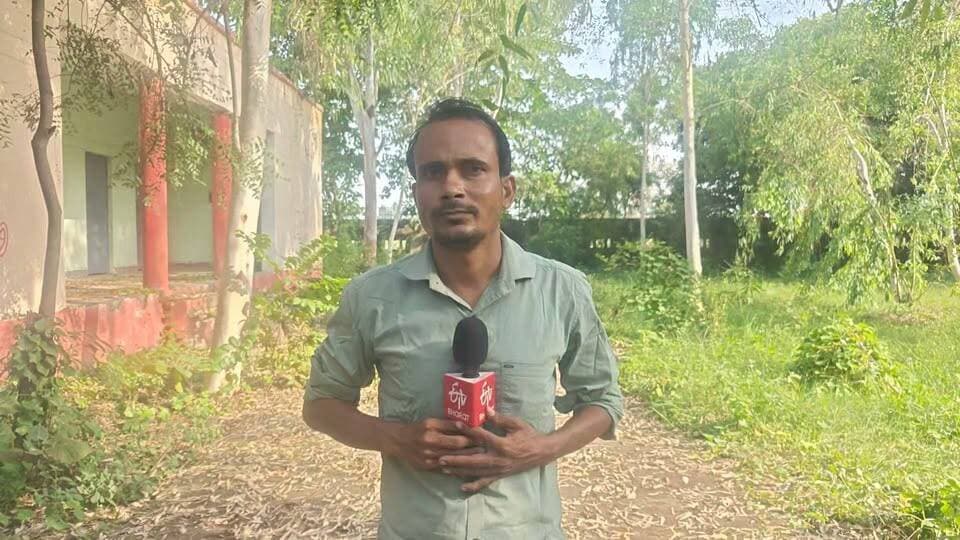 कासगंज-आजाद समाज पार्टी के राष्ट्रीय अध्यक्ष चंद्रशेखर आजाद की बीजेपी से सांठगांठ:बसपा सुप्रीमो मायावती के बयान पर क्या बोले आजाद समाज पार्टी कासगंज के जिलाध्यक्ष विशाल कुमार।#ChandrashekharAzad #BSPsupremoMayawati