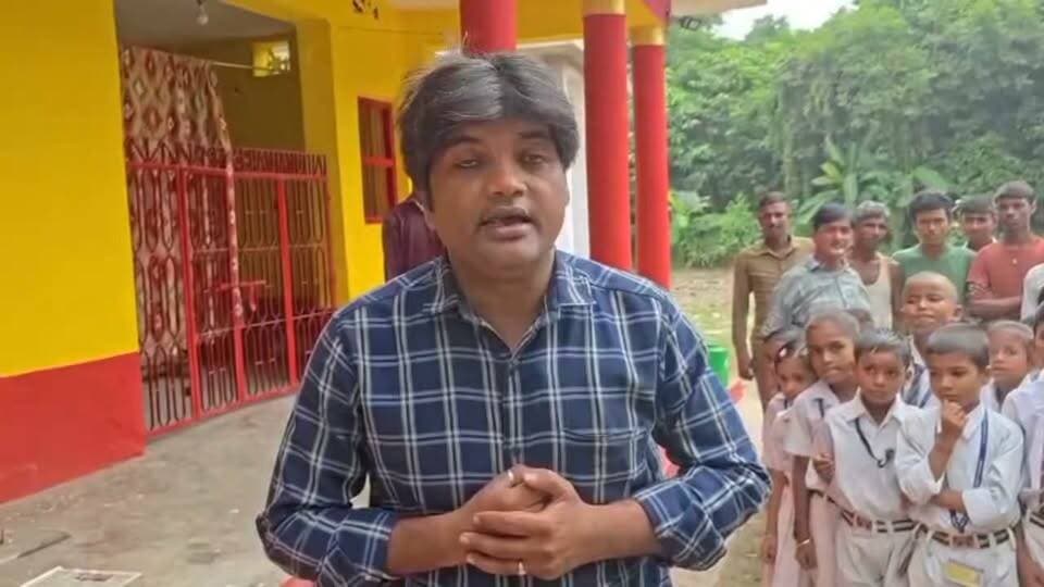 हरियाली हेडमास्टर की अनोखी पाठशाला, बच्चों ने सीखा पेड़ों का महत्व
