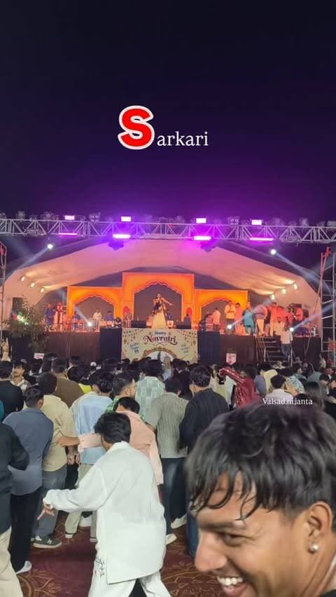 Follow @valsad.ni.janta
.
.
.
#navratri #valsad_ni_janta #valsad