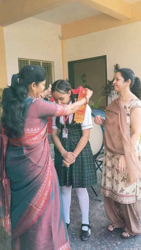 चंदौसी की नियति पाठक ने ताइक्वांडो में जीत गोल्ड मेडल हैदराबाद में हुई प्रतियोगिता में जीता गोल्ड। जीनियस गर्ल्स स्कूल की छात्रा हैं नियति।