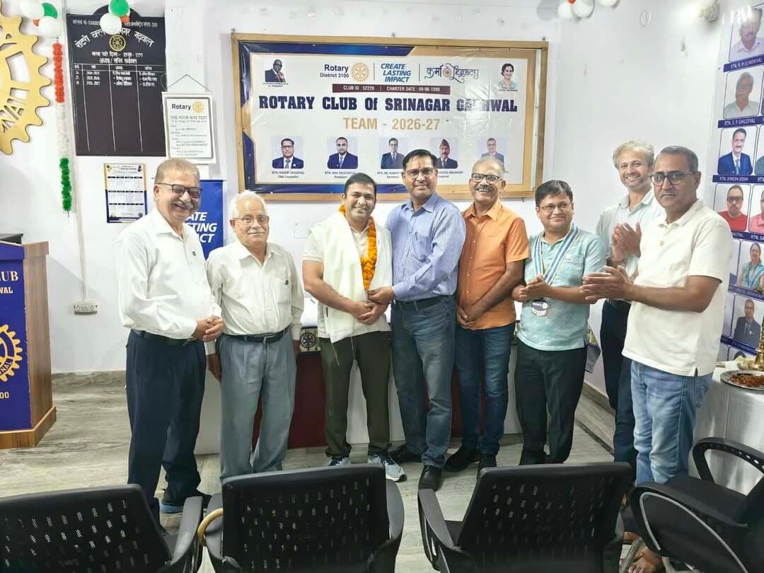 अंतरराष्ट्रीय सम्मान के बाद श्रीनगर लौटे डॉ. केके गुप्ता का रोटरी क्लब श्रीनगर ने किया सम्मानित
श्रीनगर गढ़वाल। यूरोप के लिस्बन में आयोजित अंतरराष्ट्रीय कॉन्फ्रेंस में दंत प्रत्यारोपण (डेंटल इंप्लांट) के क्षेत्र में उत्कृष्ट कार्य के लिए अंतरराष्ट्रीय सम्मान प्राप्त करने के बाद श्रीनगर गढ़वाल लौटे राम चंद्रा ओरो डेंटल क्लिनिक के निदेशक डॉ. केके गुप्ता का रोटरी क्लब श्रीनगर की ओर से सम्मान किया गया। इस दौरान रोटरी क्लब के सदस्यों ने उनकी उपलब्धि पर खुशी जताते हुए इसे श्रीनगर शहर और उत्तराखंड के लिए गौरवपूर्ण बताया।