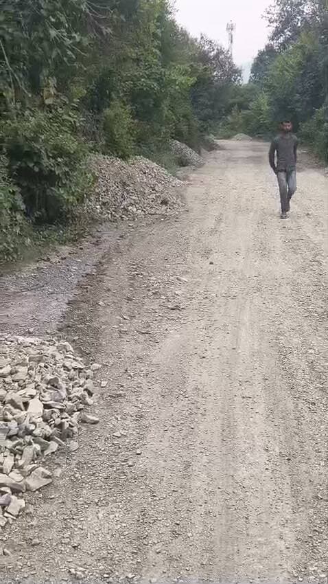 सतोन रेणुका रोड में ठेकेदार के काम पर उठे सवाल, भ्रष्टाचार के आरोपों से मचा हड़कंप!
विकास कार्यों में गड़बड़ी का आरोप, ठेकेदार की कार्यप्रणाली पर सवाल