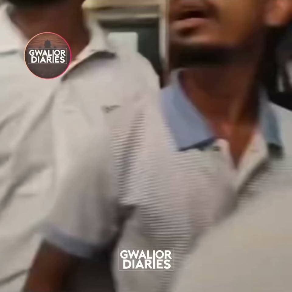 ग्वालियर में लिफ्ट में फंसे पूर्व गृहमंत्री नरोत्तम मिश्रा, 15 मिनट बाद सुरक्षित निकाले गए...