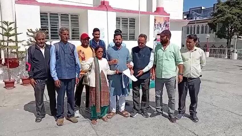 टिहरी: टिहरी के काणीगाड़ गांव के ग्रामीणों ने विधानसभा चुनाव का बहिष्कार करने की दी चेतावनी