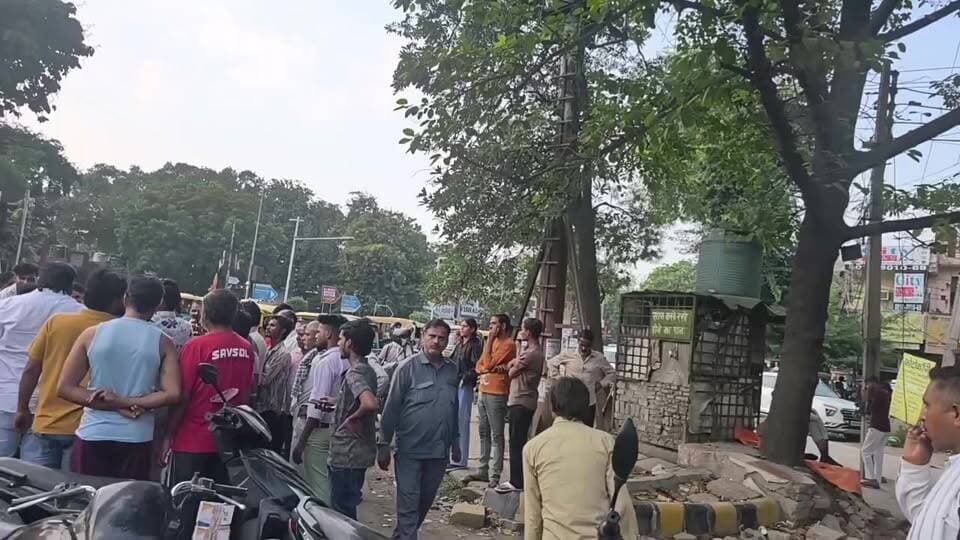 बीके चौक पर दो महिलाओं को जेब काटते रंगे हाथ पकड़ा..