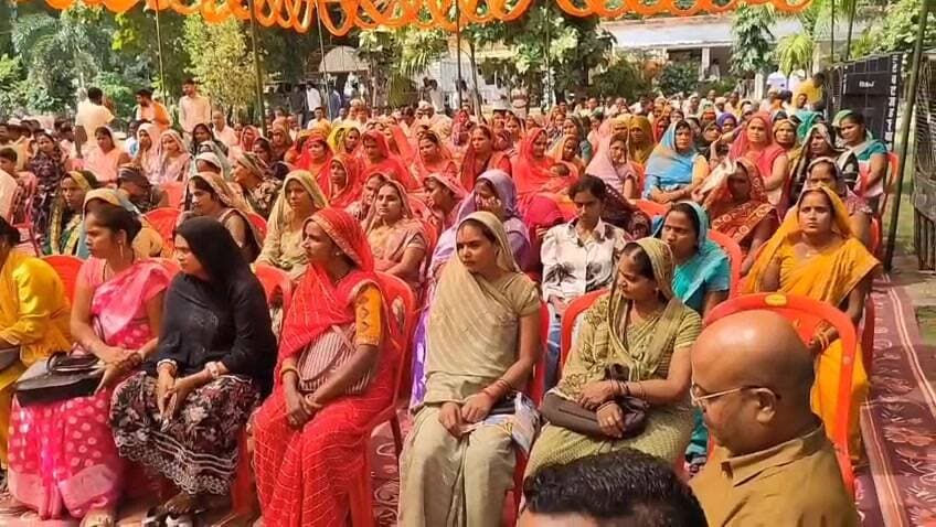 हर्रैया: हर्रैया विकास खंड में 5.93 करोड़ की लागत से आवासीय भवन का भूमिपूजन