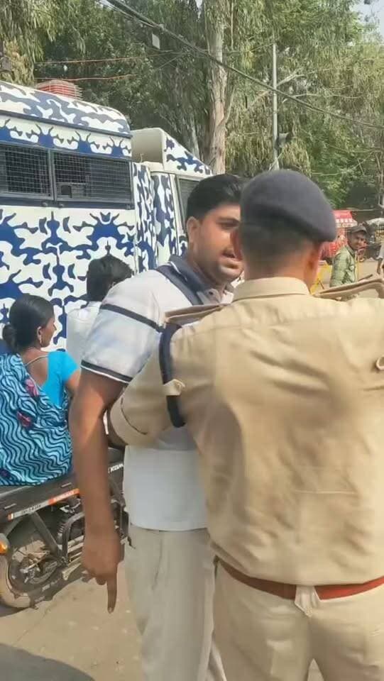 #पटना में आइसा-RYA के राजभवन मार्च को पुलिस ने कई छात्र नेताओं को किया गया डिटेन
#ATN_LIVE #aisa_bihar#####