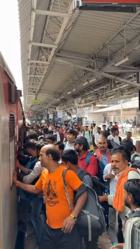 Ahmedabad में ₹30 से T-Shirt?!
अगर आप wholesale कपड़ों की खरीदारी के लिए Ahmedabad आ रहे हैं, तो इस जगह को save कर लो!
T-Shirt ₹30 से
Shirt ₹90 से
Jeans ₹110 से
Formal & Cargo Pant ₹140 से
Kids Wear ₹45 से
Ladies Kids Wear Available
100% Inhouse Manufacturing
All India Delivery Available
Minimum Wholesale Purchase: ₹10,000
K Nipra Garment House
कालूपुर रेलवे स्टेशन के सामने, सारंगपुर दरवाजा के अंदर, पितालिया की पोल, Ahmedabad
contact no.
Shirt= 8511577357/9875257623
Kids= 8595835635/8511577351
Tshirt= 8511577391
Jeans= 8511577367
Ladies = 8866200862
Official page को Follow करके आने पर 5 ग्राम Gold Coin जीतने का मौका!
अगर आप Garment Business / Reselling / Wholesale Clothing का काम करते हैं, तो इस Reel को अपने दोस्त के साथ जरूर शेयर करें!
#ahmedabad #ahmedabadmarket #wholesalemarke #wholesaleclothing