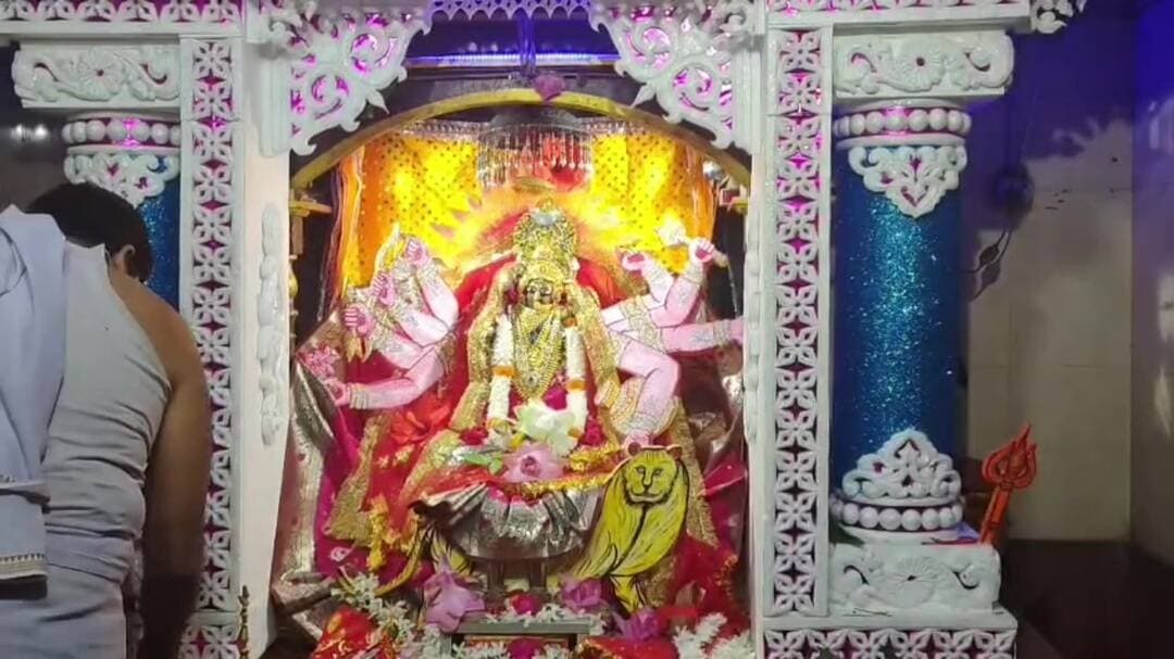 ବାରିପଦା ସଦର: ବାରିପଦା: ମା ଆମ୍ବିକାଙ୍କ ନବରାତ୍ରୀ ପୂଜା, ଚନ୍ଦ୍ରଘଣ୍ଟା ବେଶରେ ଦର୍ଶନ ଦେଲେ ମା