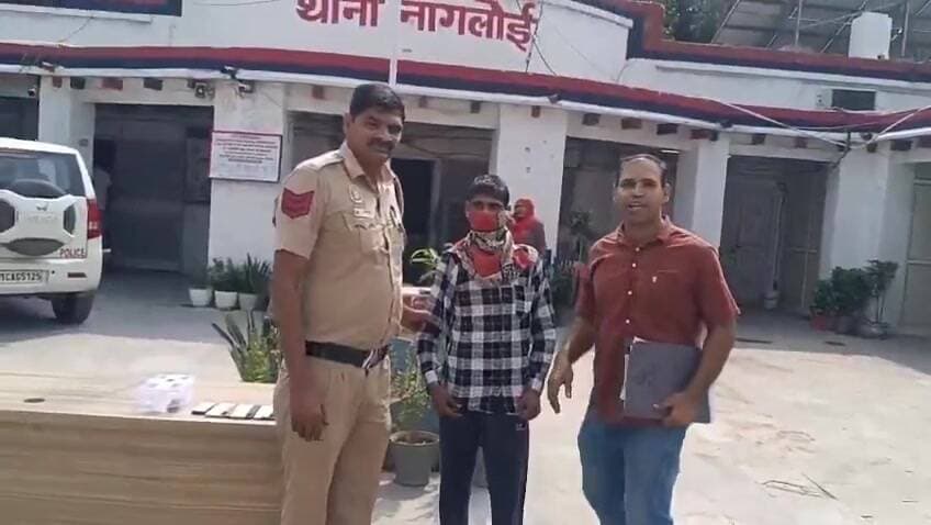 नरेला: नांगलोई- सुल्तानपुरी से दो आरोपियों की गिरफ्तारी, 5 चोरी के मोबाइल बरामद