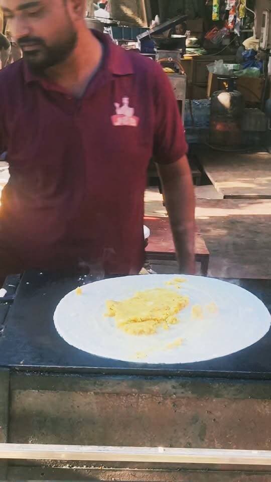 Agra’s Famous Masala Dosa 😍 Just ₹80 Only! 🔥
#MasalaDosa #AgraStreetFood #StreetFood #DosaLovers #IndianStreetFood #FoodShorts #Foodie #AgraFood #ViralShorts #FoodKaChaska