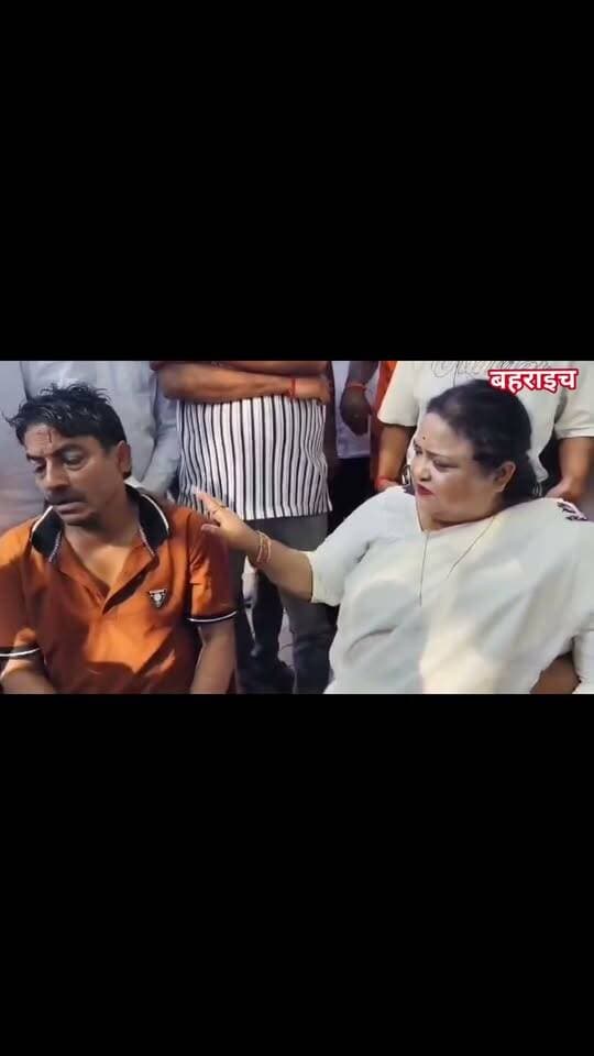 बहराइच शहर के सरयू नदी में डूबे युवराज का 5वें दिन भी नहीं चला पता, NDRF, SDRF गोताखोरों के हाथ रहे असफल, वही भाजपा सदर विधायिका अनुपमा जायसवाल ने पीड़ित परिवार से मिलकर संवेदनाएं की व्यक्त । बुधवार को फिर NDRF टीम चलाएगी सर्च आपरेशन ।
#highlightseveryone
#folowerseveryone
#bahraichup40
#NdrfIndia
#bahraich
#SDRF