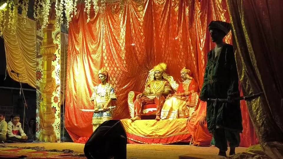 सोलन के गंज बाजार में श्री जगदम्बा रामलीला मंडल की रामलीला का दूसरा दिन 🙏 प्रभु श्रीराम की लीलाओं को देखने उमड़े श्रद्धालु।
#Solan #SolanNews #Ramleela #JagdambaRamlila #JaiShriRam #himachalnewspaper