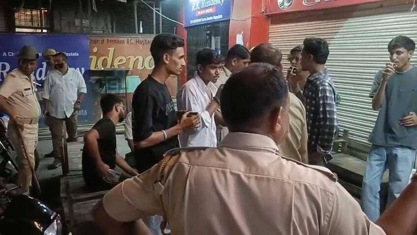 कोटा में ऑपरेशन HAWK का बड़ा एक्शन! कोचिंग एरिया में पुलिस का मेगा सर्च ऑपरेशन, 50 चाय की थड़ियां खंगालीं, 5 पावर बाइक जब्त