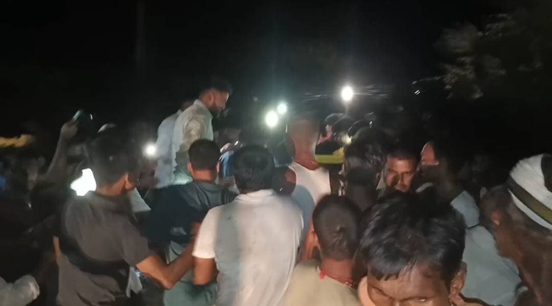 वैशाली के राघोपुर में नाव पलटने से बड़ा हादसा, बच्चों की मौत और कई लोगों के लापता होने की सूचना.........see more