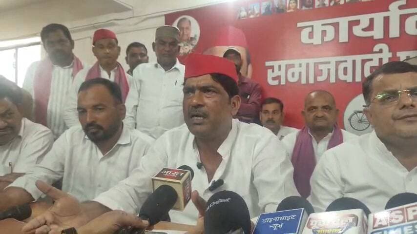 सपा जिला उपाध्यक्ष राघवेंद्र सिंह के निकाले जाने के सवाल पर बोले सपा विधायक/ जिलाध्यक्ष महेंद्र नाथ यादव