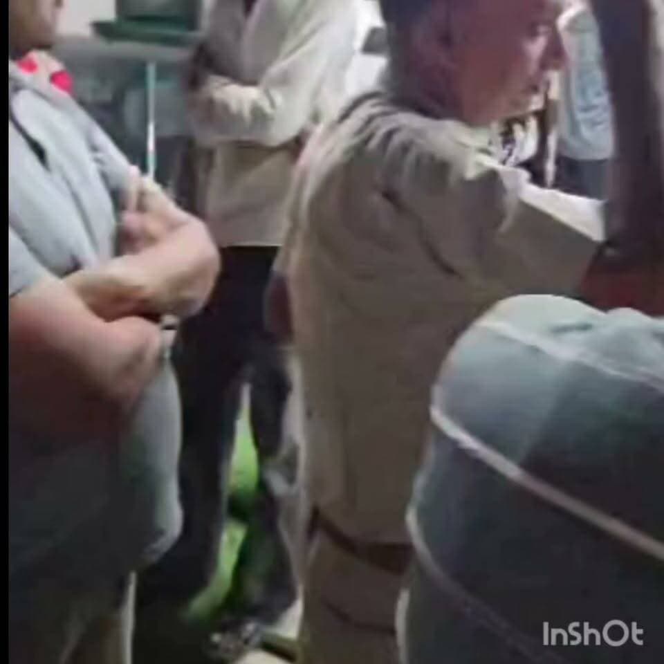 बापौली के मैंन बस अड्डे पर रहेजा गारमेंट्स पर हुआ हमला बापौली पुलिस मौके पर पहुंची मौके का जायजा लिया और दुकानदार रामचंद्र रहेजा और उसके बेटे तरुण रहेजा को कहा कि प्रशासन उनके साथ खड़ा हुआ है