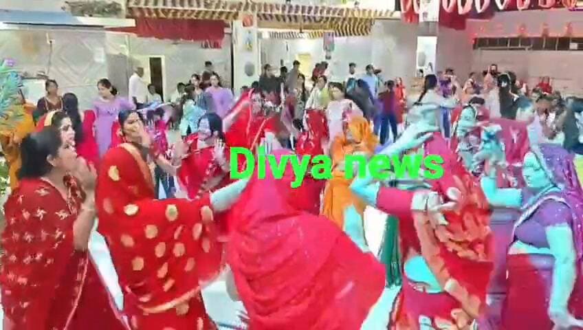 सरदारशहर के करणी माता मंदिर में तीसरे दिन भी गरबा-डांडिया की धूम, माता रानी के भजनों पर झूमीं महिलाएं और युवतियां