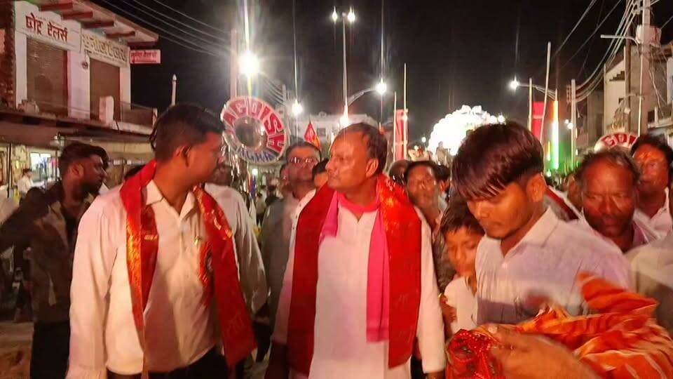 महाराजा अग्रसेन जयंती शोभायात्रा का लोधी समाज ने किया स्वागत