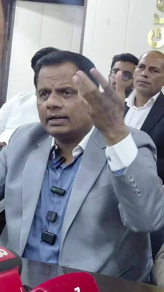 LIVE 🔴 ग्रेटर नोएडा
गौतमबुद्धनगर बार एसोसिएशन के अध्यक्ष मनोज भाटी की प्रेस कॉन्फ्रेंस LIVE, कई अहम मुद्दों पर किए बड़े खुलासे!
#GreaterNoida #ManojBhati #PressConference #GautamBuddhNagar #NewsAaj