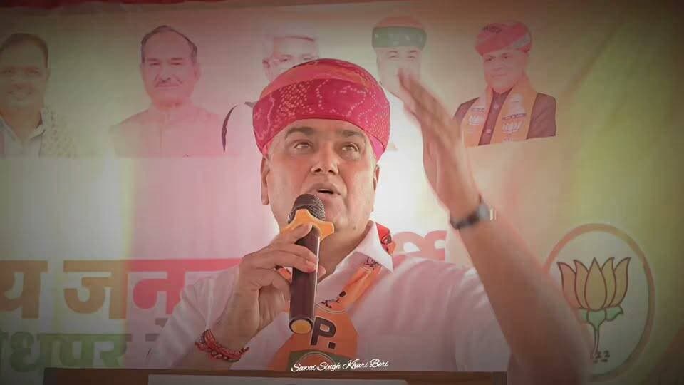 मुझे बंदर बोला 😱 बंदर तो हनुमान जी का रूप है
लंका में आग लगा दी / में थोरी लंका में आग दी...