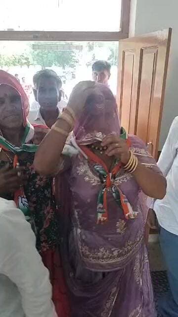 #भोपालगढ़ पंचायत समिति वार्ड 1 से कांग्रेस से सुड़की सुमेर सारण ने आवेदन किया!!👍👌💐
