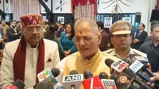 शिमला: मीडिया से बातचीत करते हुए राज्यपाल, देखिए किया बोल रहे...