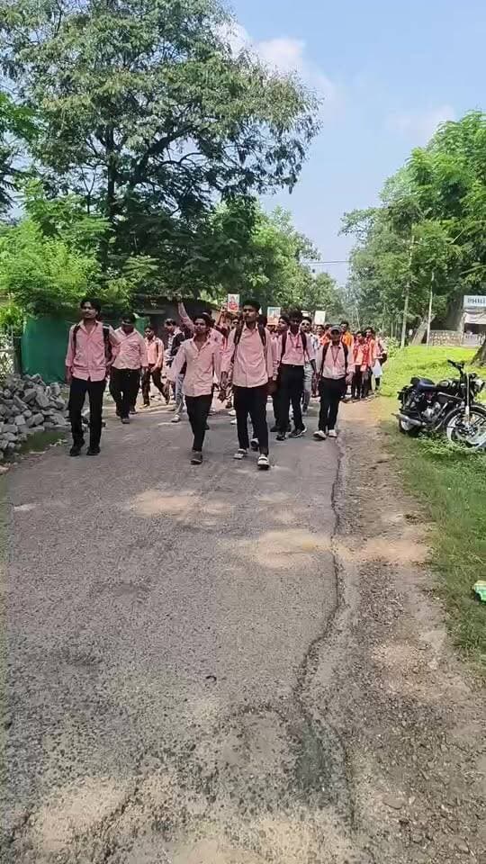 SMS News Bureau Rourkela
ରାଉରକେଲା କଲେଜ ରେ *ମୁଁ କାହିଁକି ପ୍ରତିଦ୍ବନ୍ଦିତା କରୁଛି* ଅବସରରେ ପ୍ରତିଦ୍ବନ୍ଦିତା କରୁଥିବା ଛାତ୍ରଛାତ୍ରୀଙ୍କ ସହ ସମର୍ଥକ।