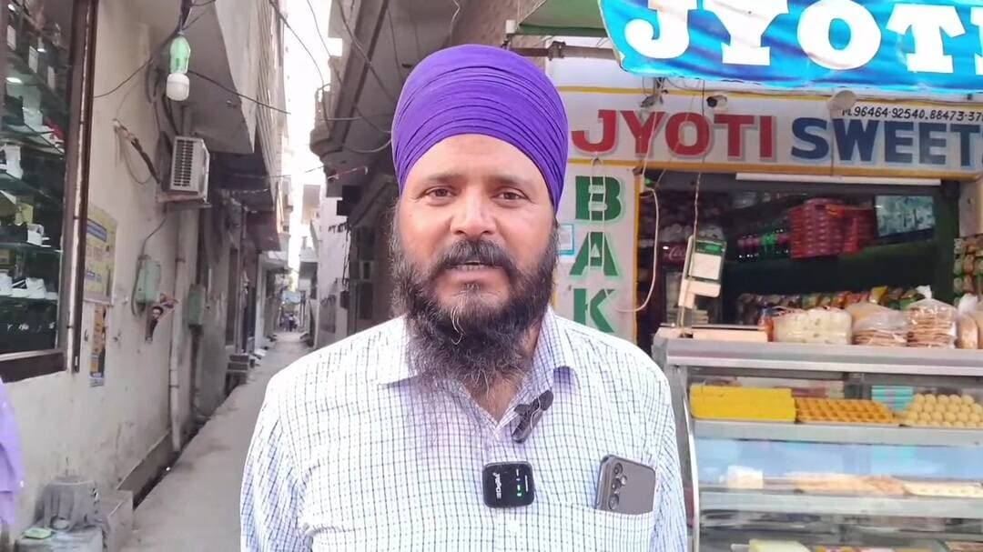 ਦੀਨਾਨਗਰ: ਗੁਰਦਾਸਪੁਰ: ਦਿਨ-ਦਿਹਾੜੇ ਮਹਿਲਾ ਦੇ ਕੰਨ ਦੀ ਬਾਲੀ ਝਪਟ ਕੇ ਲੁਟੇਰਾ ਫਰਾਰ, CCTV 'ਚ ਕੈਦ