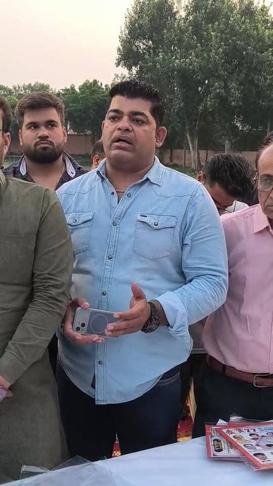 77वें ऐतिहासिक दशहरे की तैयारी तेज, 65 से 70 फीट के रावण का होगा दहन
4 पीढ़ियों से लैय्या बिरादरी मना रही है रावण दहन...