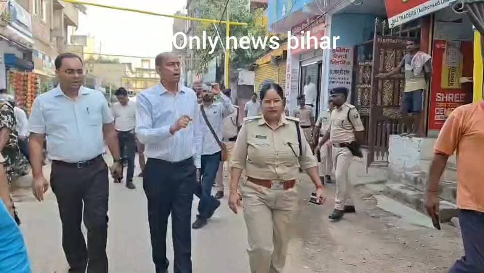 लखीसराय । डीएम एसपी ने पूजा पंडालो और विसर्जन स्थलों का लिया जायजा, सुरक्षा व्यवस्था दुरुस्त रखने के निर्देश
