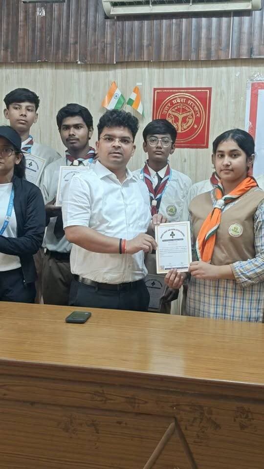 चन्दौसी में स्काउट एंड गाइड को वितरित किए गए तृतीय सोपान के प्रमाण पत्र, एसडीएम आशुतोष तिवारी ने किया उत्साहवर्धन