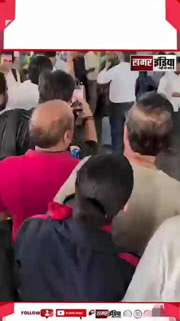 Abhijeet Dipke Delhi Airport पर यात्री ने पूछा- देश को खराब क्यों कर रहा है? | SIR #Shorts