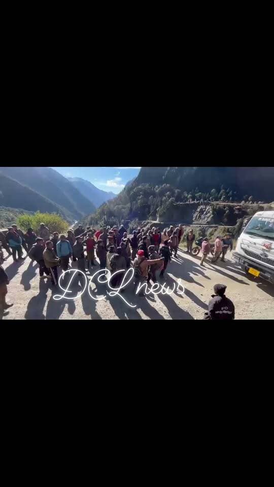 बीआरओ के जेई के खिलाफ प्रदर्शन दारमा वैली।
#dmpithoragarh #boderrod Manoj Singh Gwal