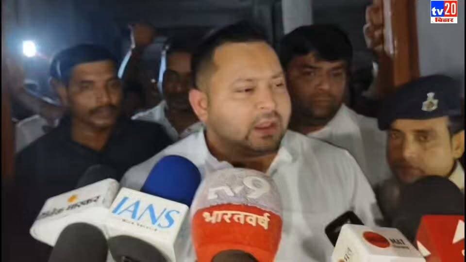 नाव हादसा के बाद नेता प्रतिपक्ष तेजस्वी यादव राघोपुर पहुंचे