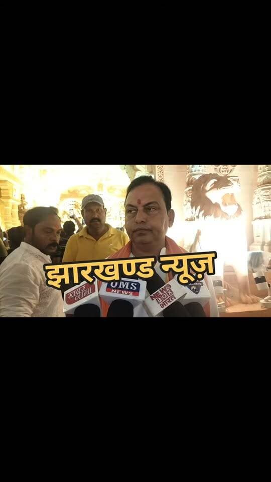 भक्तों के लिए खोला गया चंद्रशेखर आजाद दुर्गा पूजा समिति का पंडाल