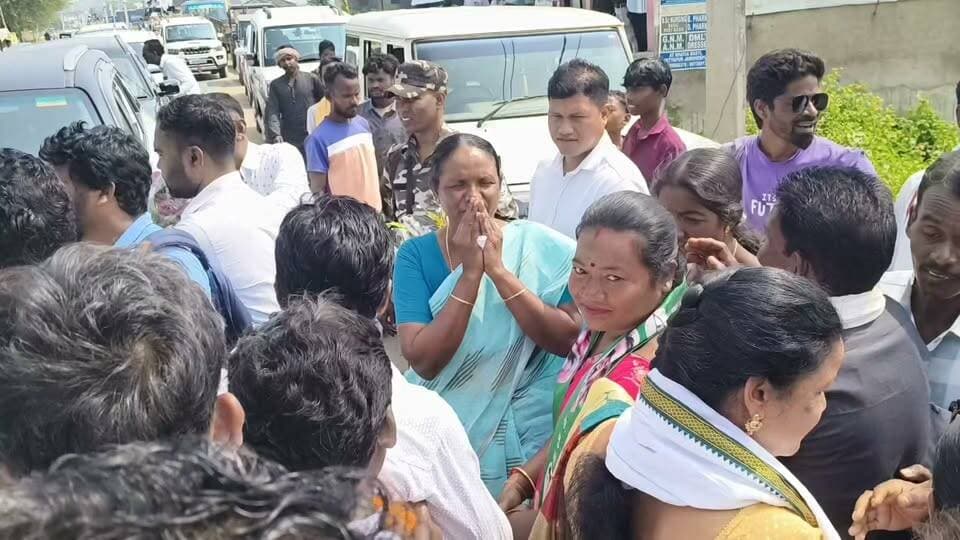 गोईलकेरा में इस वर्ष सादगी के साथ मनाया गया जल, जंगल, जमीन आंदोलन के प्रणेता देवेंद्र माझी का शहादत दिवस, मुख्यमंत्री की माता रूपी सोरेन को भी मौके पर दिया गया श्रद्धांजलि।