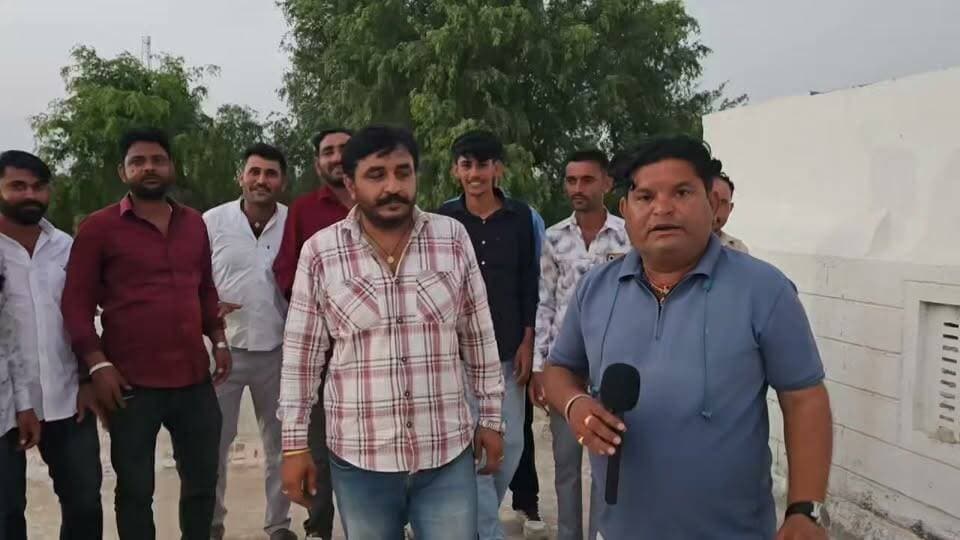 जीत के बाद मेरी पहली प्राथमिकता विद्यार्थियों के लिए कॉलेज खुलवाना - प्रवीण चौधरी
BJP Rajasthan BJP Barmer Praveen Choudhary Swaroop Singh Khara Dr Priyanka Chaudhary K.K. Vishnoi Kailash Choudhary