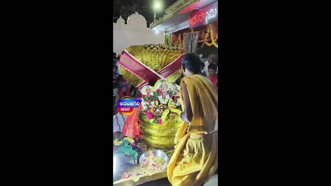 శేష వాహనం పై శ్రీ అనంతపద్మనాభ స్వామి