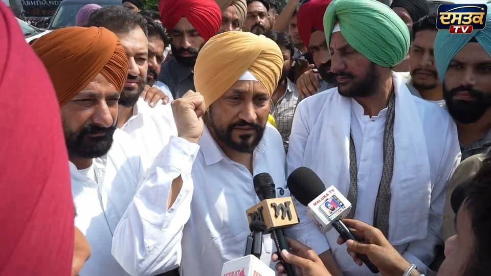 ਪਰਵਿੰਦਰ ਝੋਟੇ ਨੂੰ ਇਨਸਾਫ ਦਿਵਾਉਣ ਲਈ ਲਗਾਏ ਜਾ ਰਹੇ ਧਰਨੇ ਵਿੱਚ ਚਰਨਜੀਤ ਚੰਨੀ ਵੱਲੌ ਸ਼ਮੂਲੀਅਤ ਕਰਕੇ ਕੀ ਕਿਹਾ ਤੁਸੀ ਵੀ ਸੁਣੋ #BigUpdate #viralvideo #todaynews #viralchallenge #NewsUpdate #protest #CharanjitSinghChanni #CMPunjab #viralpost