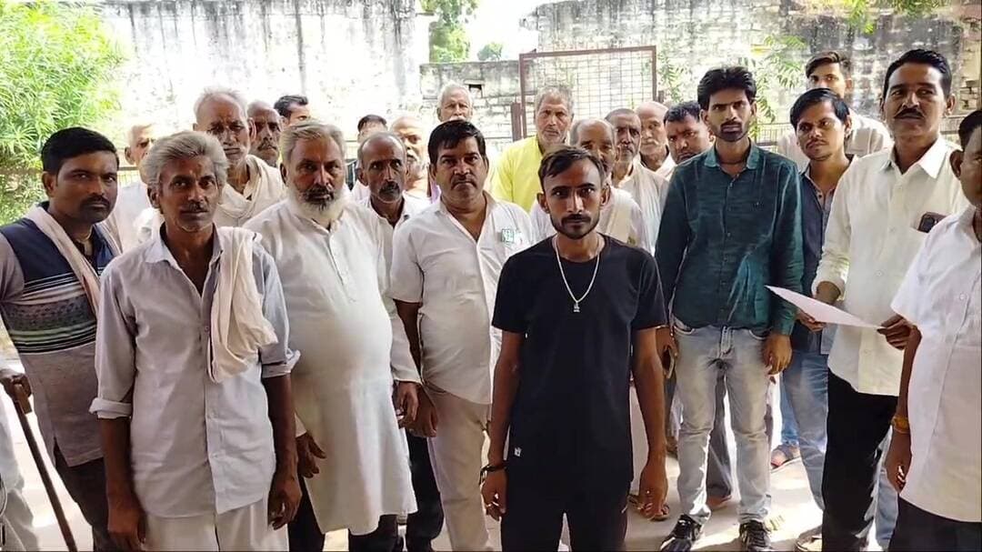 बसेड़ी: रैवियापुरा में नाली जलभराव से ग्रामीण परेशान, एसडीएम से की मदद की मांग