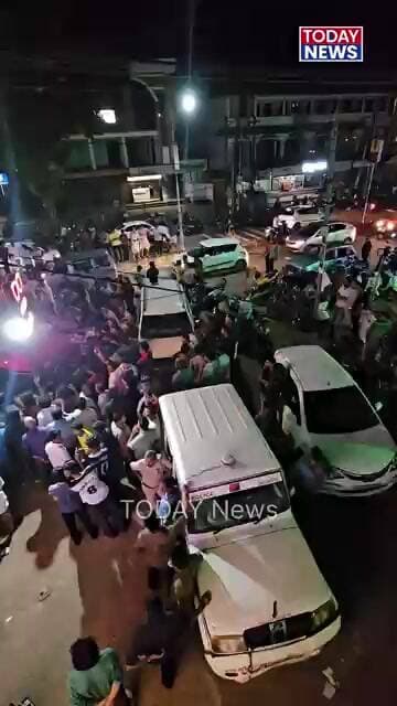 വനിത യൂട്യൂബറെ MDMA യുമായി മലപ്പുറത്ത് പിടികൂടിയപ്പോൾ തടിച്ചുകൂടിയ ജനക്കൂട്ടം.#keralapolice